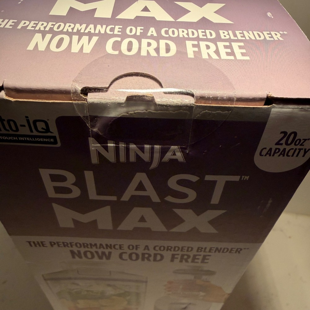 Ninja Blast Max Cordless Portable Blender 20 Oz. Rechargable Auto-IQ One Touch - Picture 10 of 12